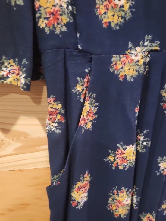 Vintage R.J. Stevens By Carol Escritor Navy Floral V-Neck Midi Dress - Picture 3 of 5